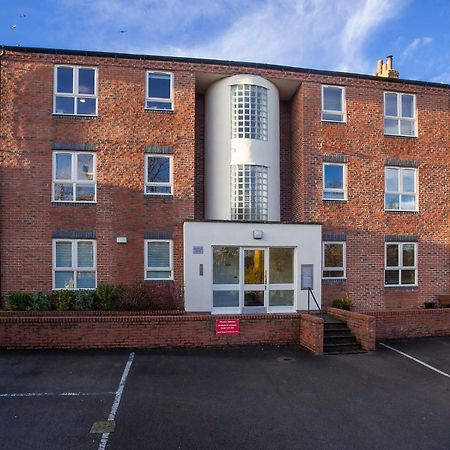 Riverbank View Three Bedroom Apartment With Free Parking York Extérieur photo