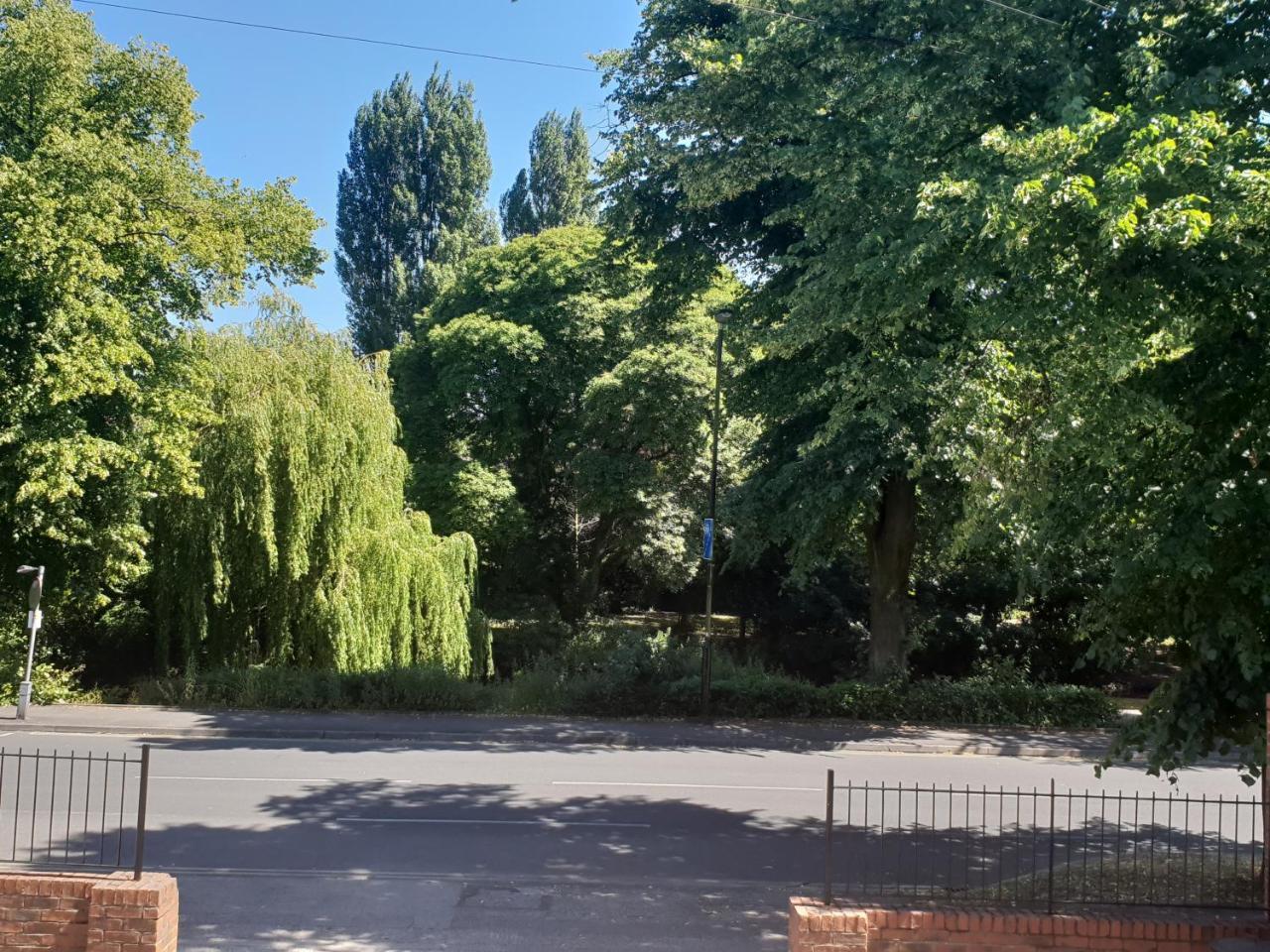 Riverbank View Three Bedroom Apartment With Free Parking York Extérieur photo