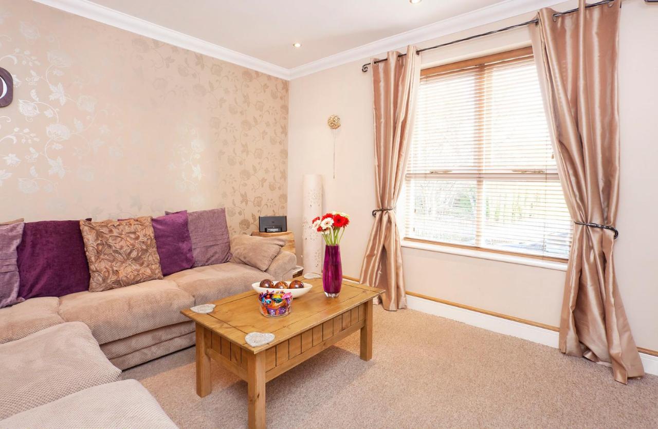 Riverbank View Three Bedroom Apartment With Free Parking York Extérieur photo