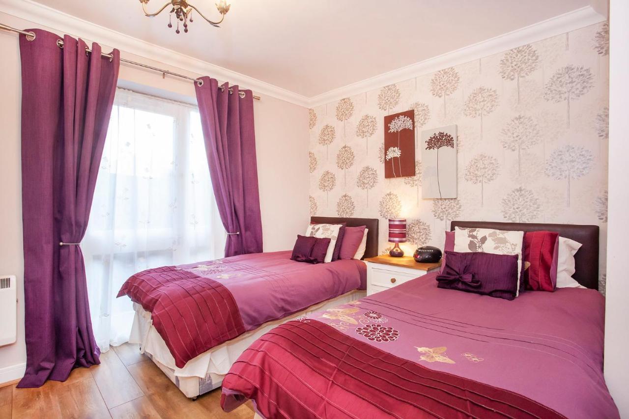 Riverbank View Three Bedroom Apartment With Free Parking York Extérieur photo